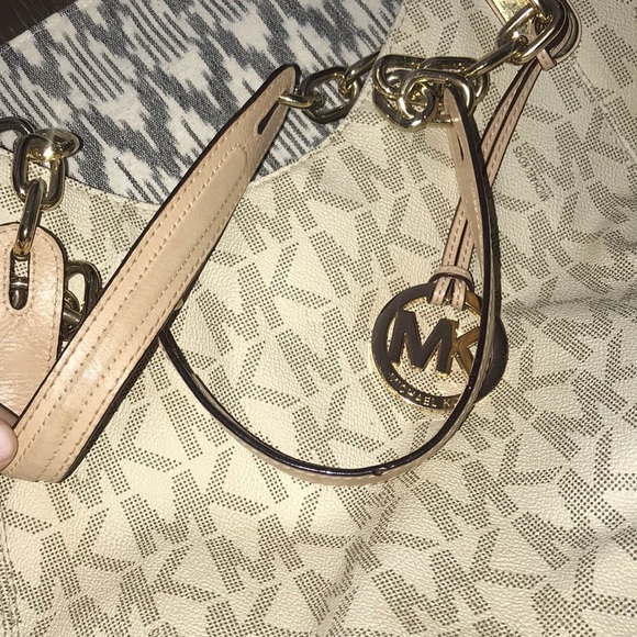 Authentic MK bag! - Picture 4 of 4